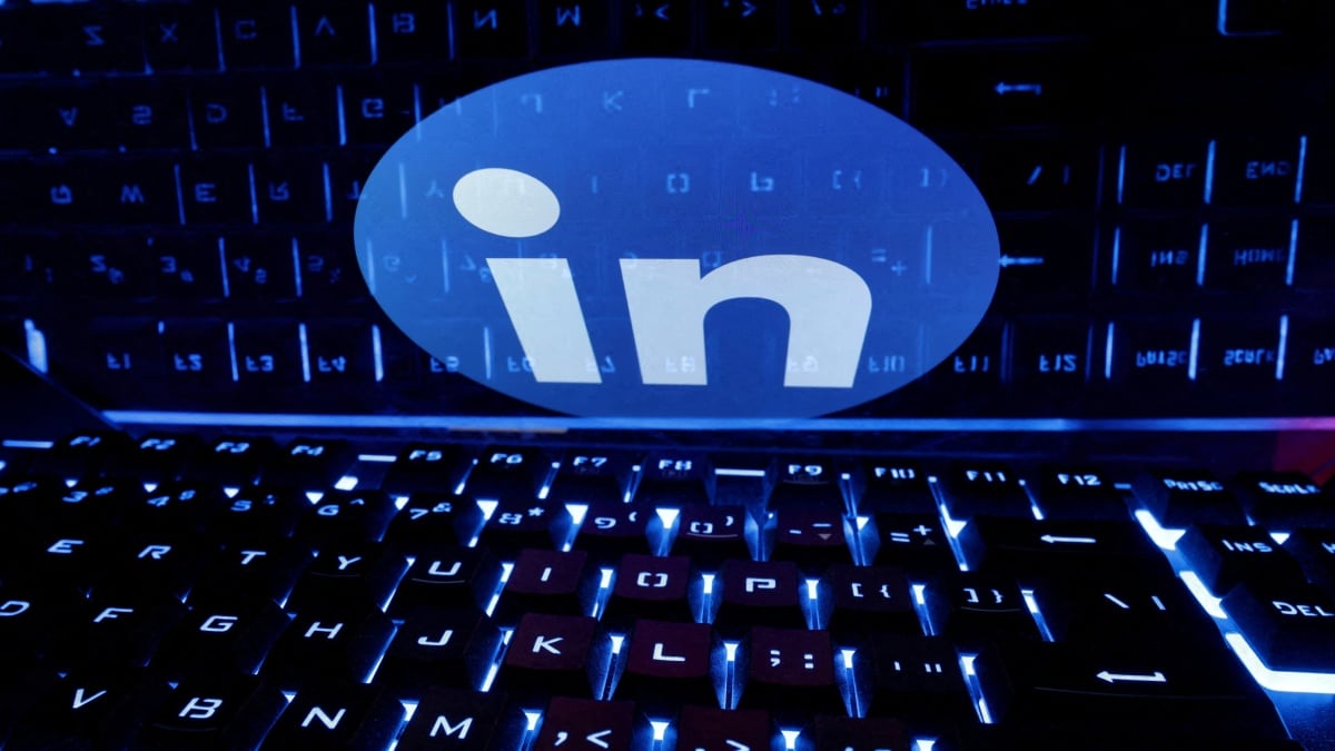 LinkedIn Is Now Letting Users Search for Ideal Jobs Using