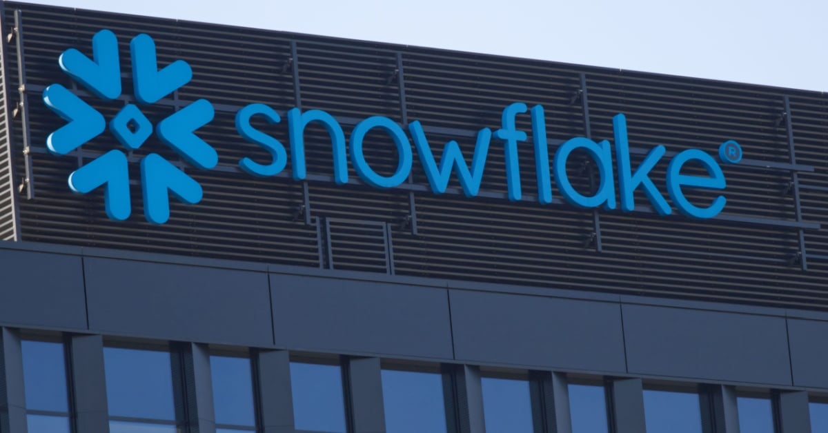 Snowflake opens chat-driven access to enterprise data