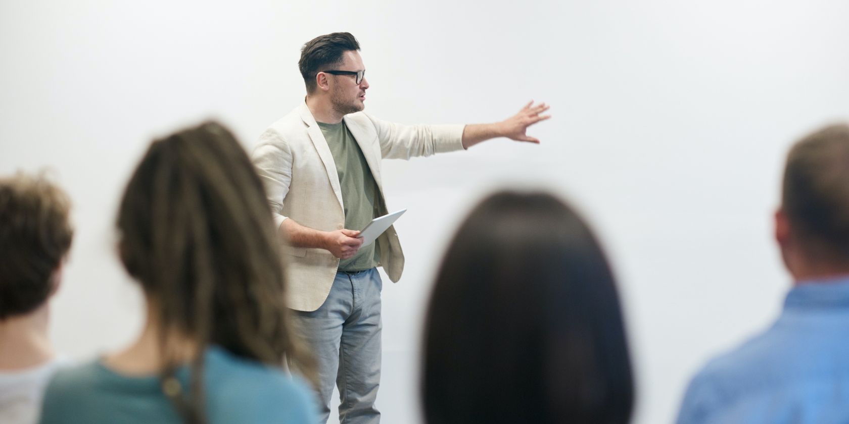 8 Ways a Smart Board Can Enhance Your Classroom Experience