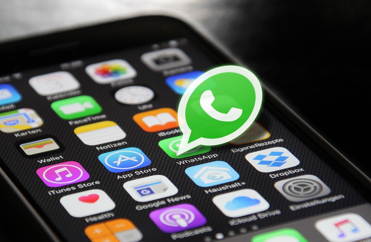 WhatsApp To Launch Meta AI Chatbot for Business Assistance