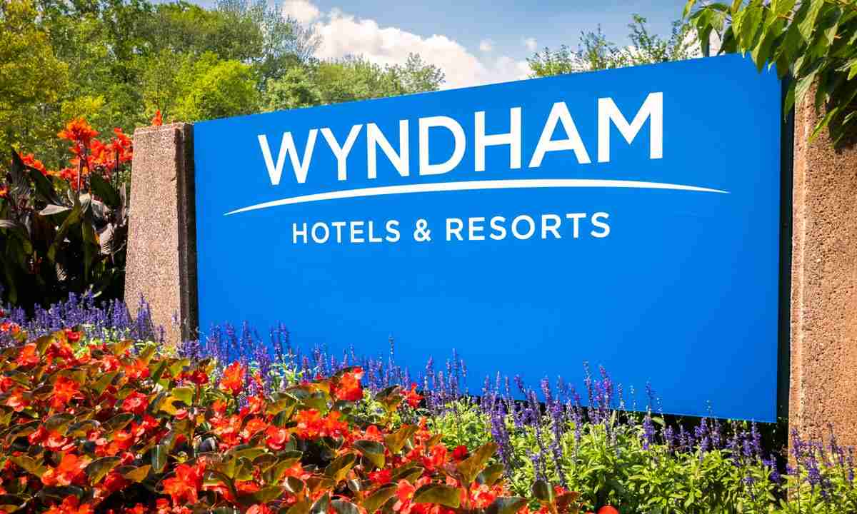 Wyndham Hotels Touts AI Initiatives Amid Record Room Growth