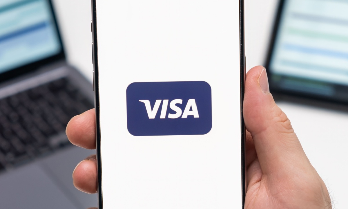 Visa Adds AI-Powered Reports and Auto-Fill to Dispute