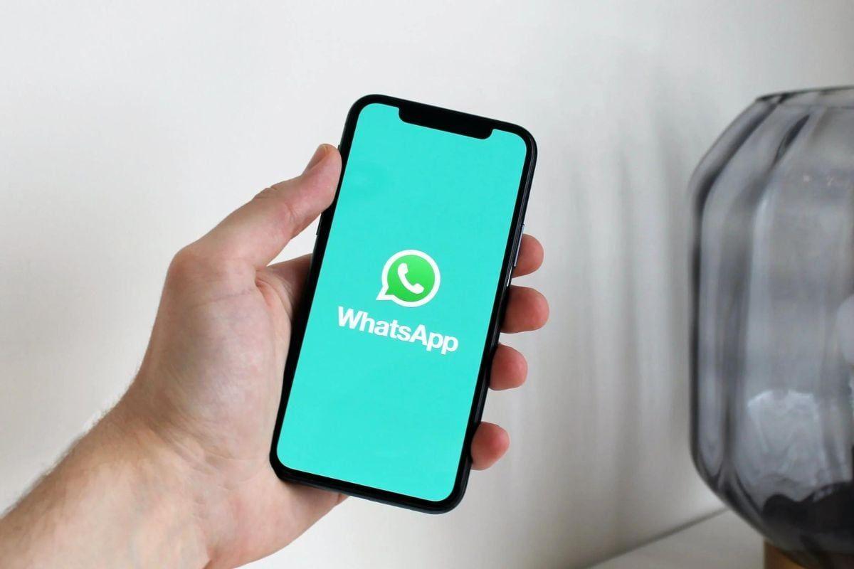 WhatsApp Developing AI-Powered Features: Text Rewriting and