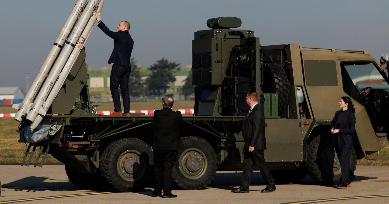 UK Aims to Become 'Defence Industrial Superpower' with £2.2