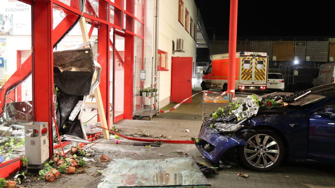 Elon Musk's DOGE Cuts Hit NHTSA's Self-Driving Experts,