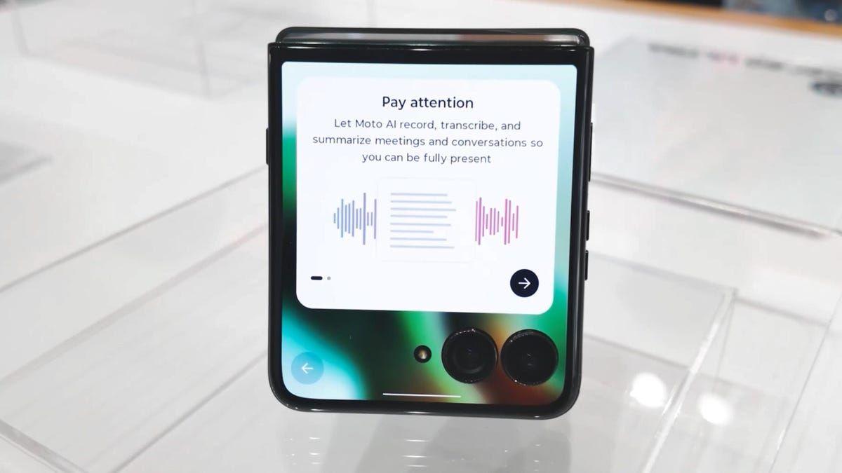 Motorola Unveils New Razr Lineup with Integrated Multi-AI