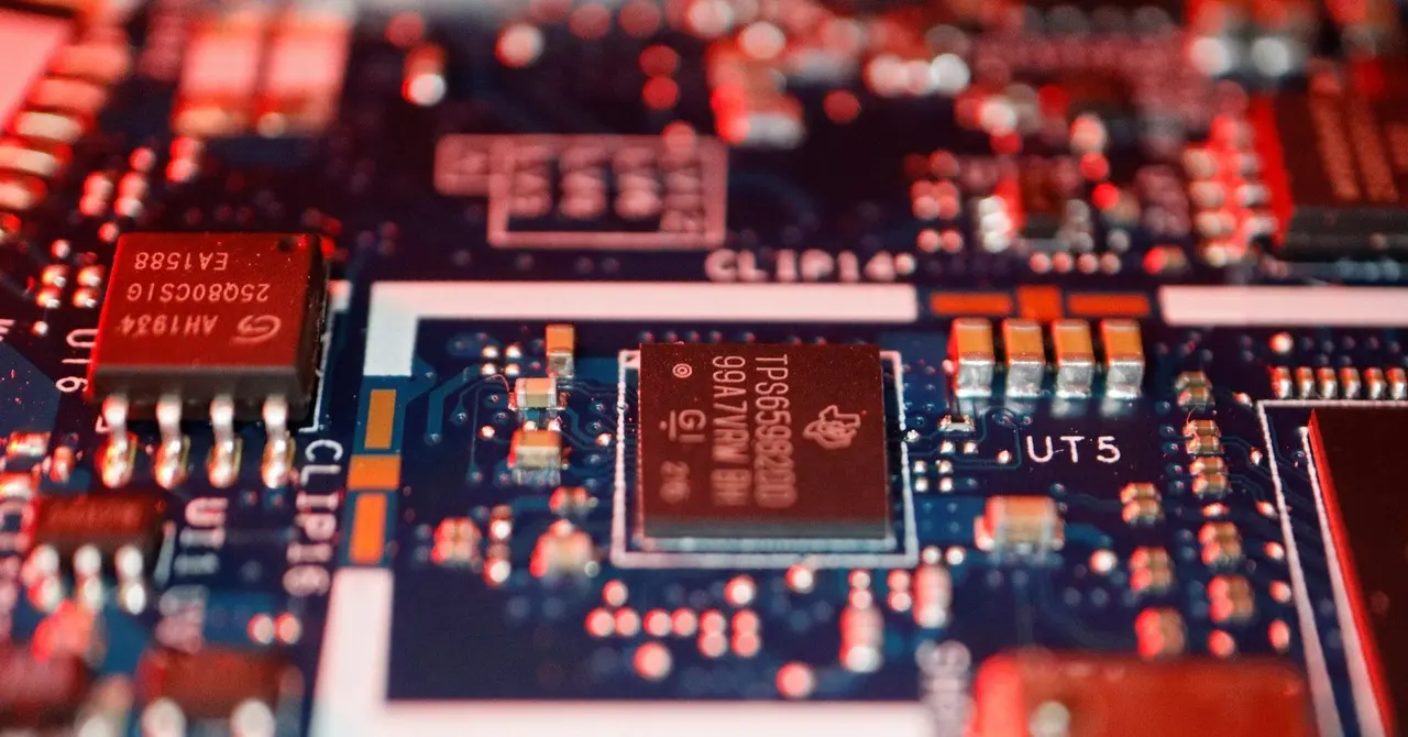 Trump Administration Considers Overhaul of Biden's AI Chip