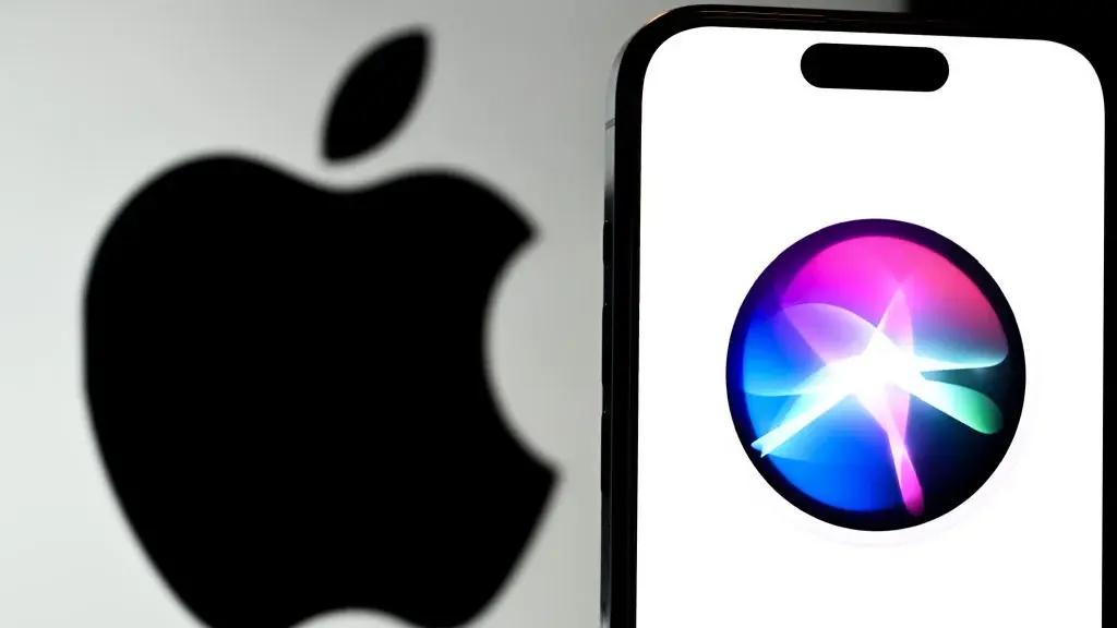 Apple's AI Struggles: Siri Overhaul Delayed, Company Shifts