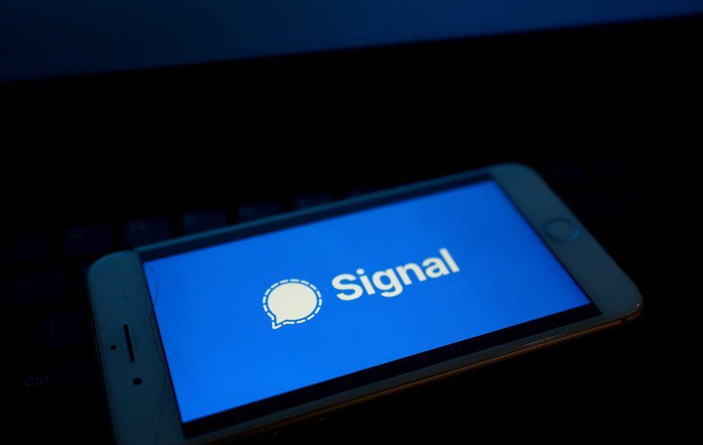 Signal Blocks Windows 11 Recall Feature to Protect User