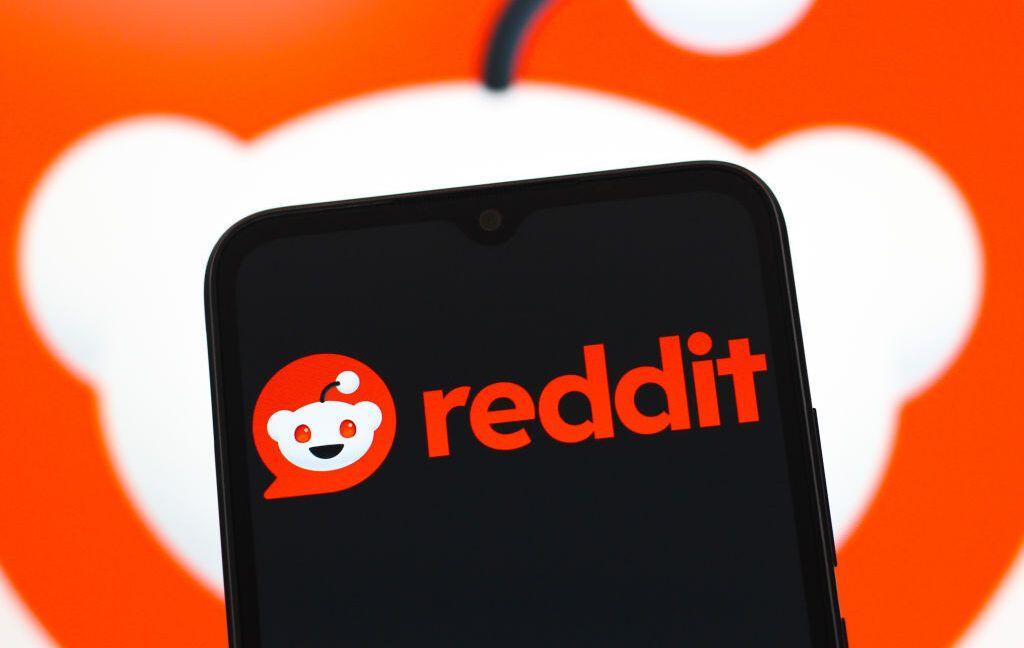Reddit Sues Anthropic Over Unauthorized AI Scraping and