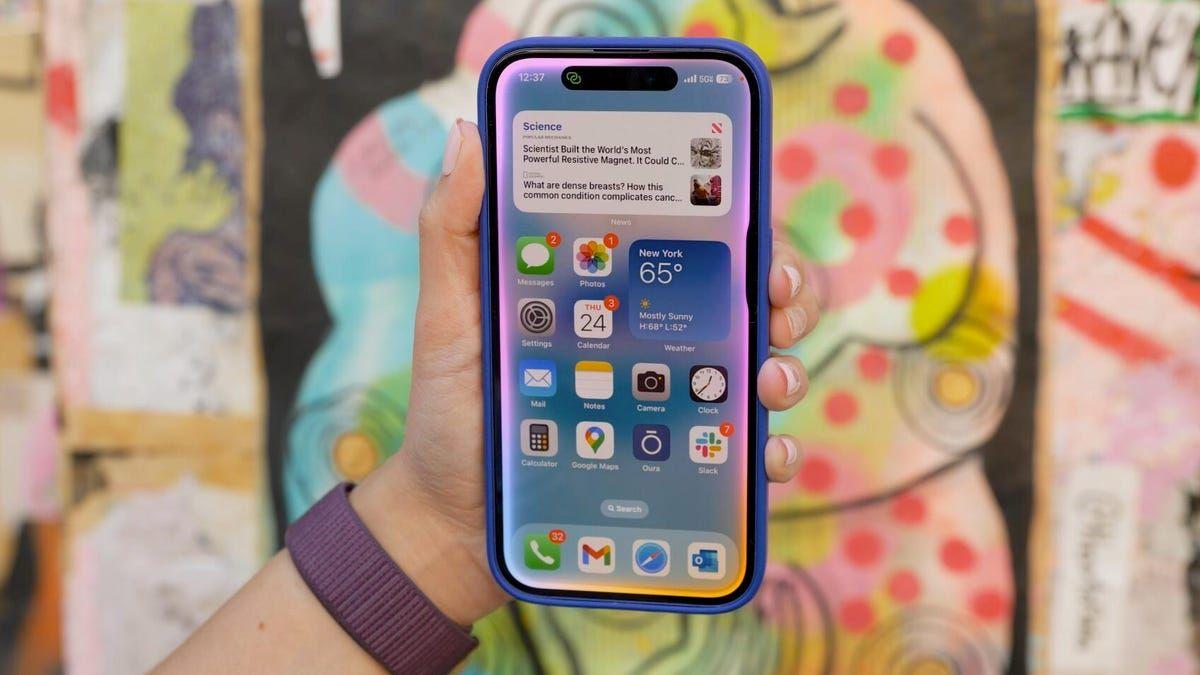 Apple's AI-Powered Siri Upgrade Faces Significant Delays,