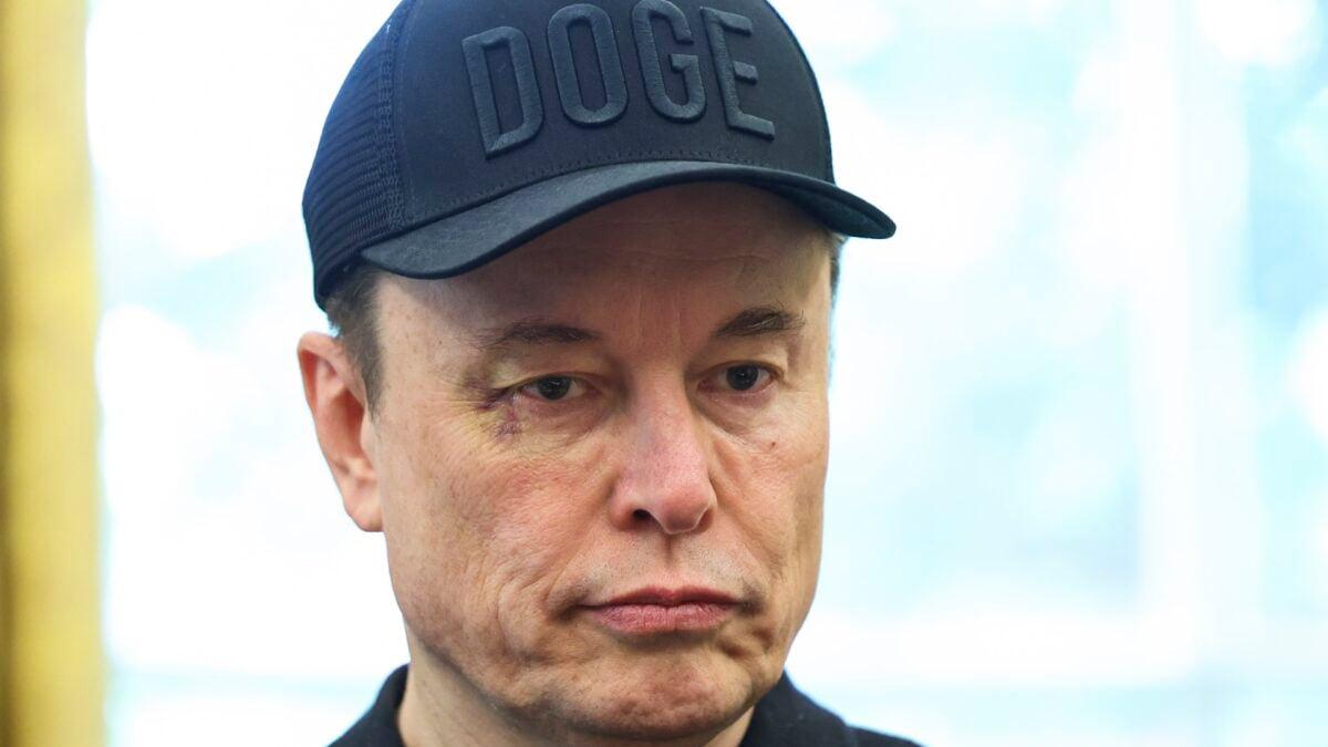 Elon Musk Vows to "Fix" Grok AI After Disagreements on