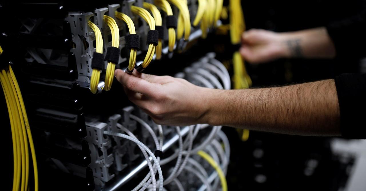 Equinix Shares Tumble as AI-Driven Expansion Plans Raise