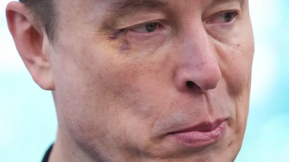 Ike Barinholtz Set to Portray Elon Musk in Upcoming AI