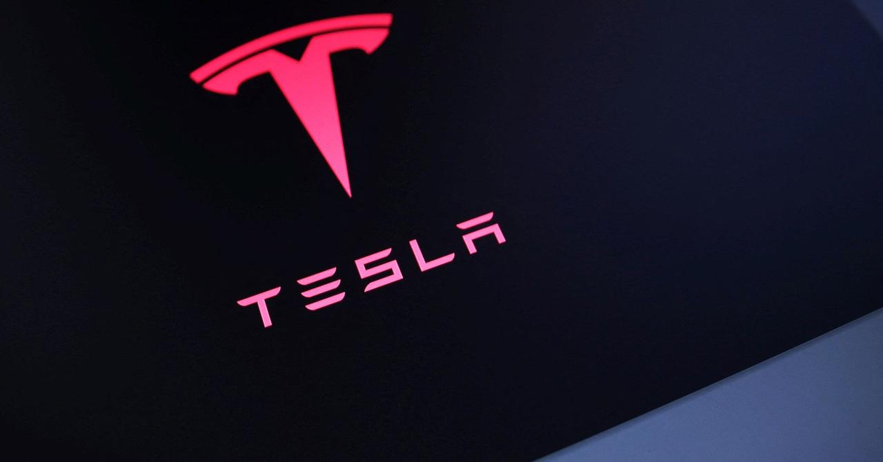 Tesla Signs $4.3 Billion Battery Deal with LG Energy