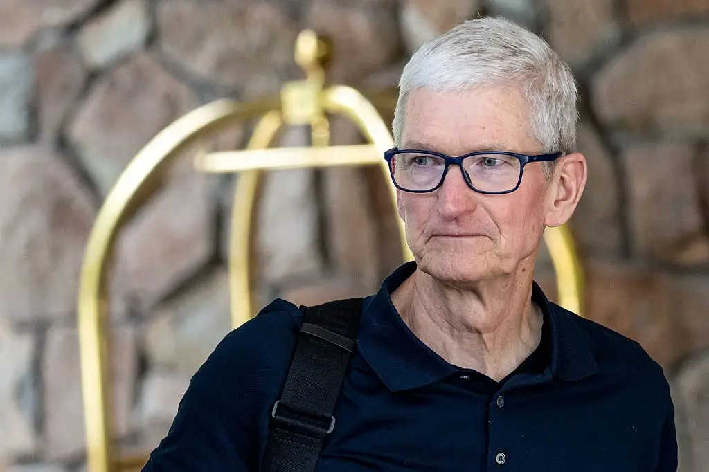 Apple Ramps Up AI Investments and Considers Acquisitions to