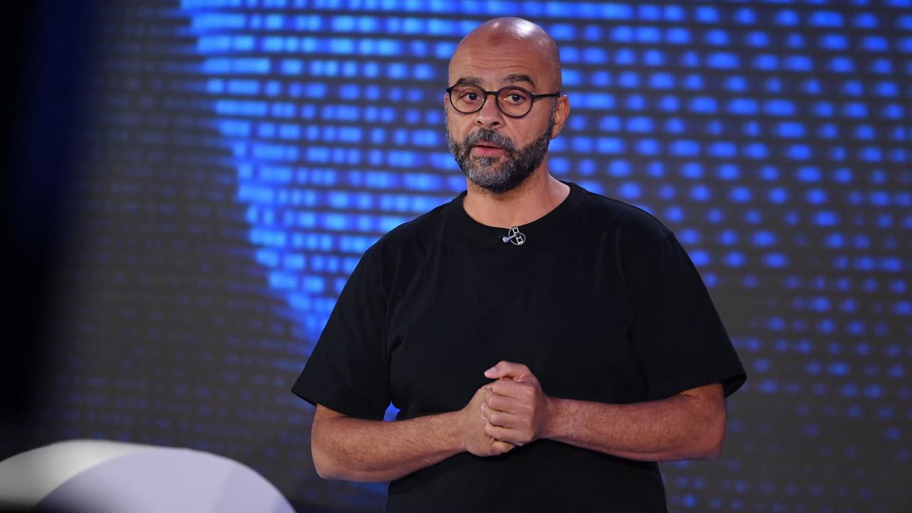 Ex-Google Exec Warns: AI Will Displace Jobs Across All