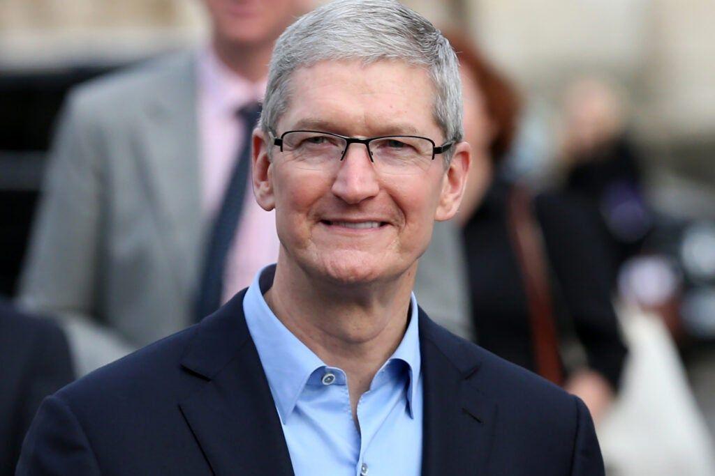 Apple's AI Strategy Under Scrutiny: Analysts Warn of