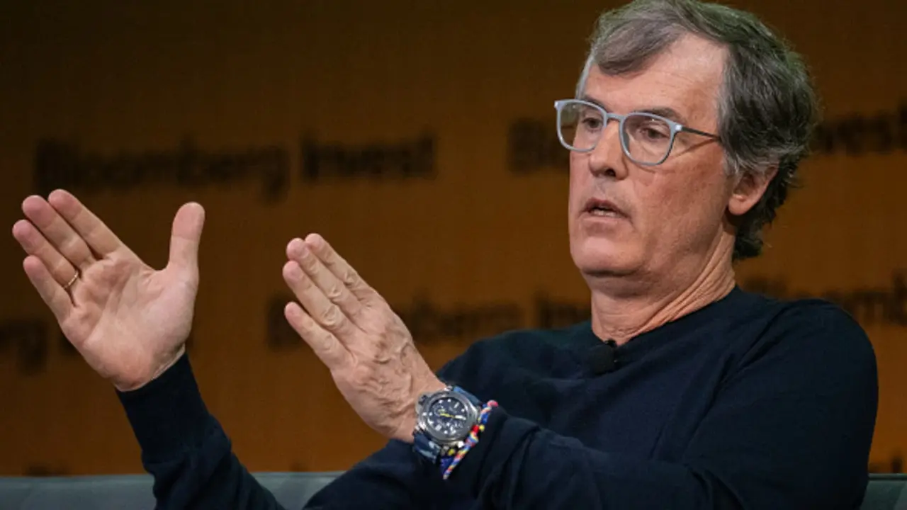 Coatue Management Doubles Down on AI Investments, Adds