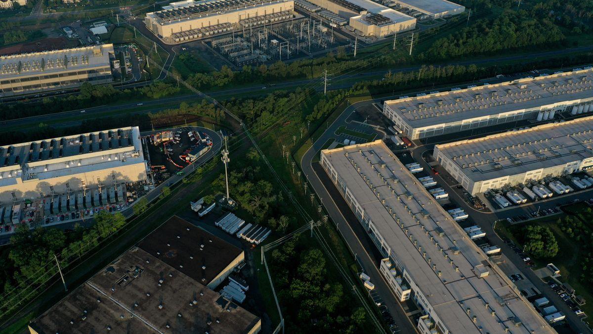 AI Data Centers Reshape U.S. Electricity Market, Raising