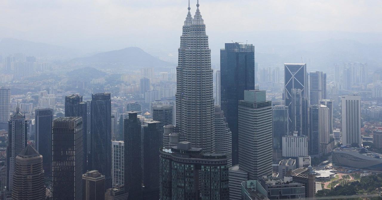 Malaysia Curbs Data Center Growth, Impacting China's AI