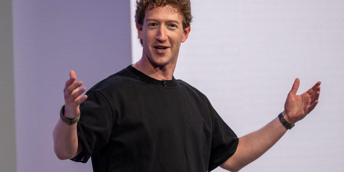 Tech Giants Warn of Potential AI Bubble, Drawing Parallels