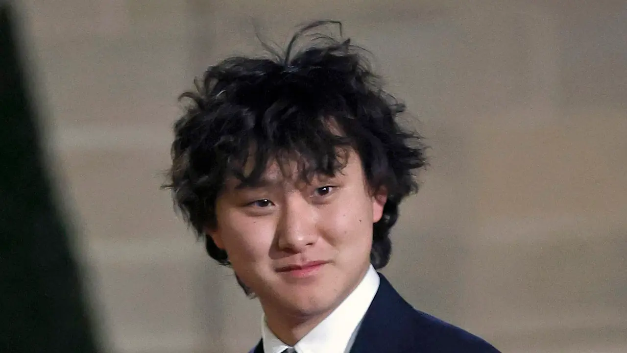 Meta's AI Prodigy Advocates 'Vibe Coding' as the Future for