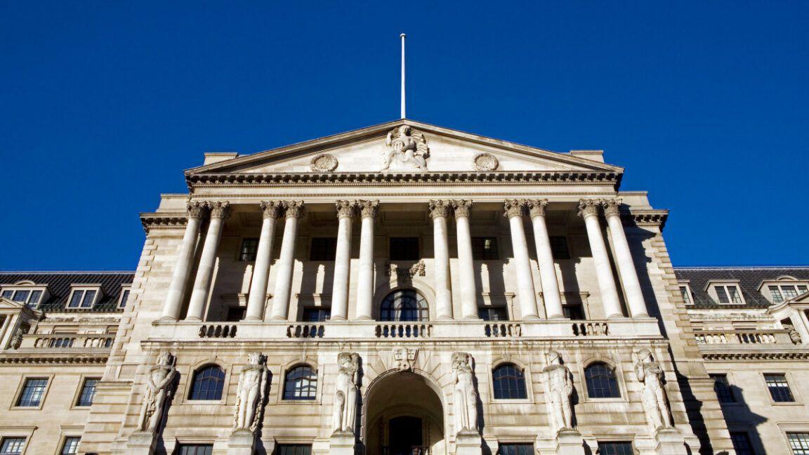 Financial Institutions Sound Alarm on Potential AI Bubble