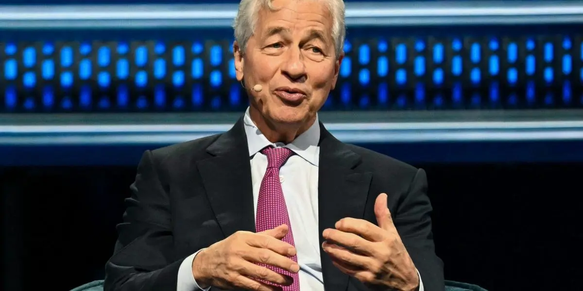 JPMorgan's Jamie Dimon Predicts AI Will Reduce Workweek to