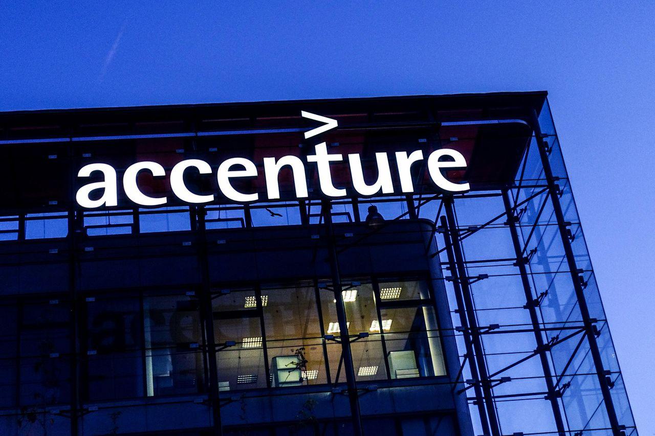 Accenture and Palantir expand partnership to accelerate