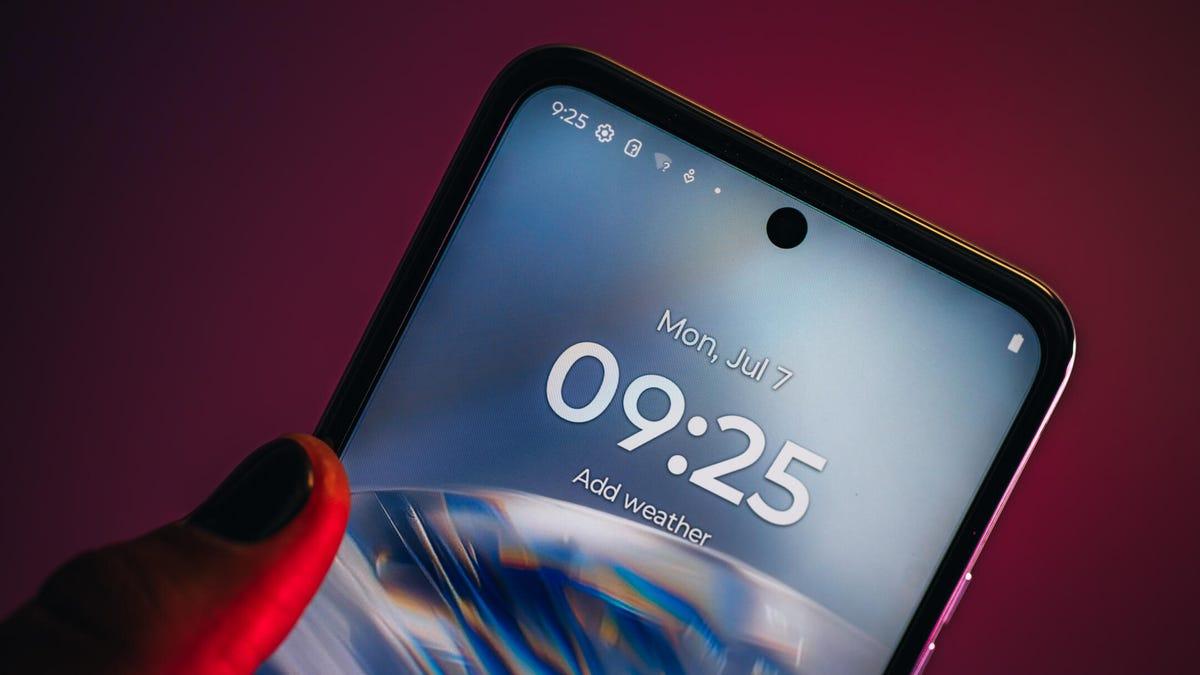 Lenovo Qira AI Assistant Bridges Phones and PCs with