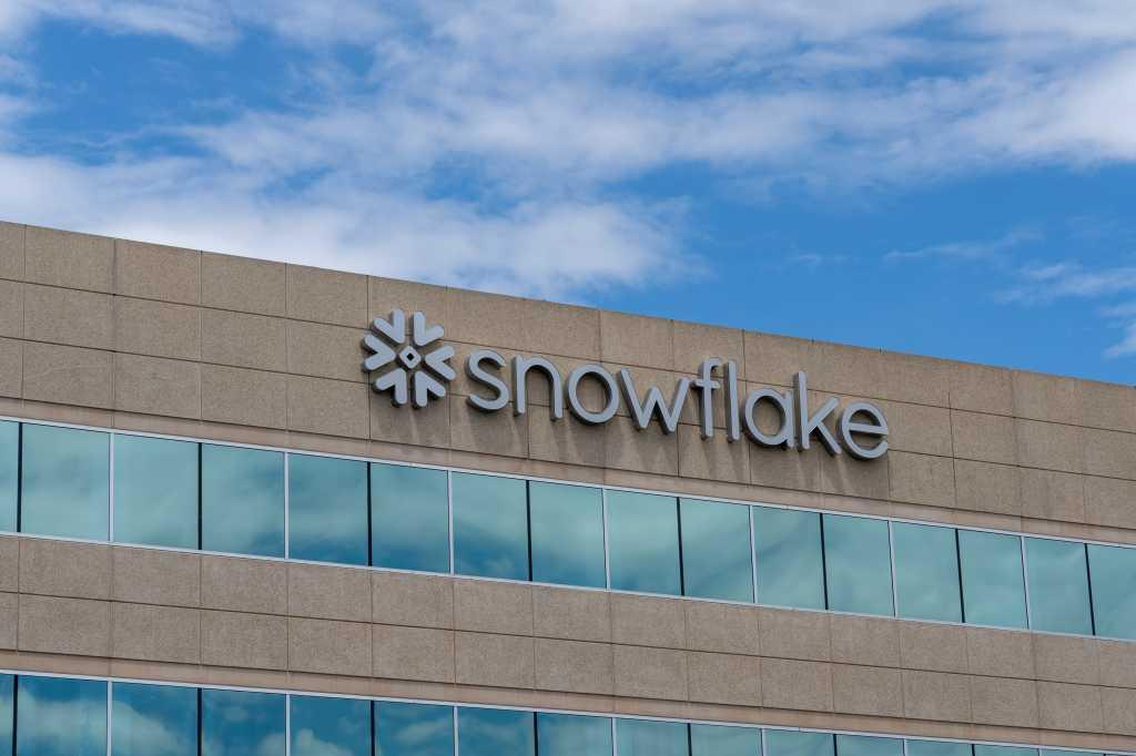 Snowflake Acquires Observe for $1 Billion to Embed