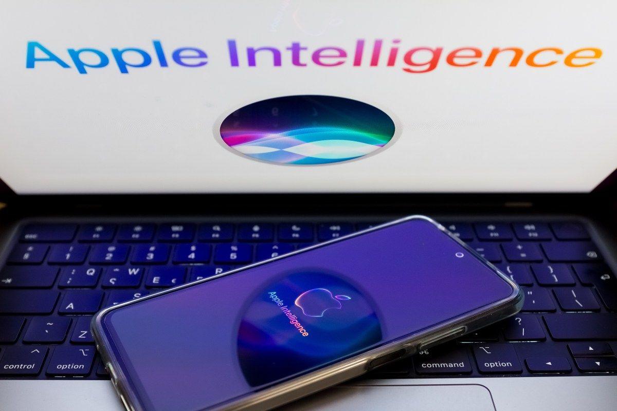 Apple plans to transform Siri into an AI chatbot to compete