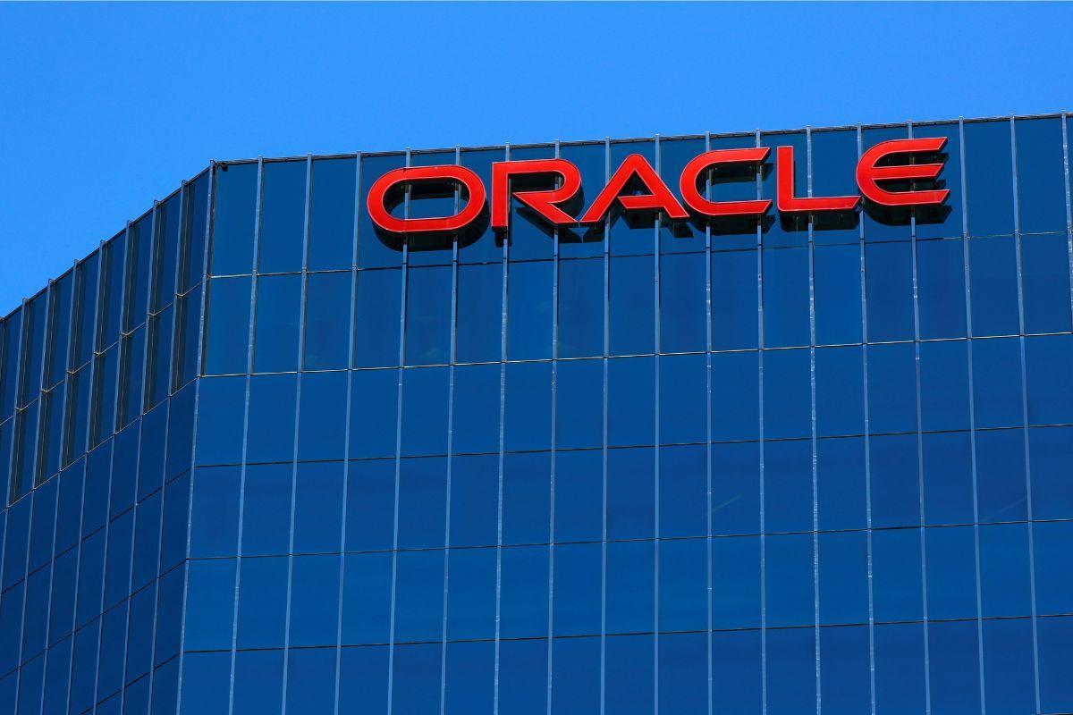 Oracle weighs cutting up to 30,000 jobs to fund $156