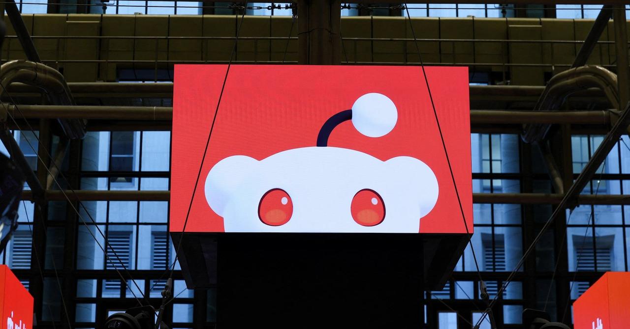 Reddit AI ad sales drive revenue forecast above Wall Street