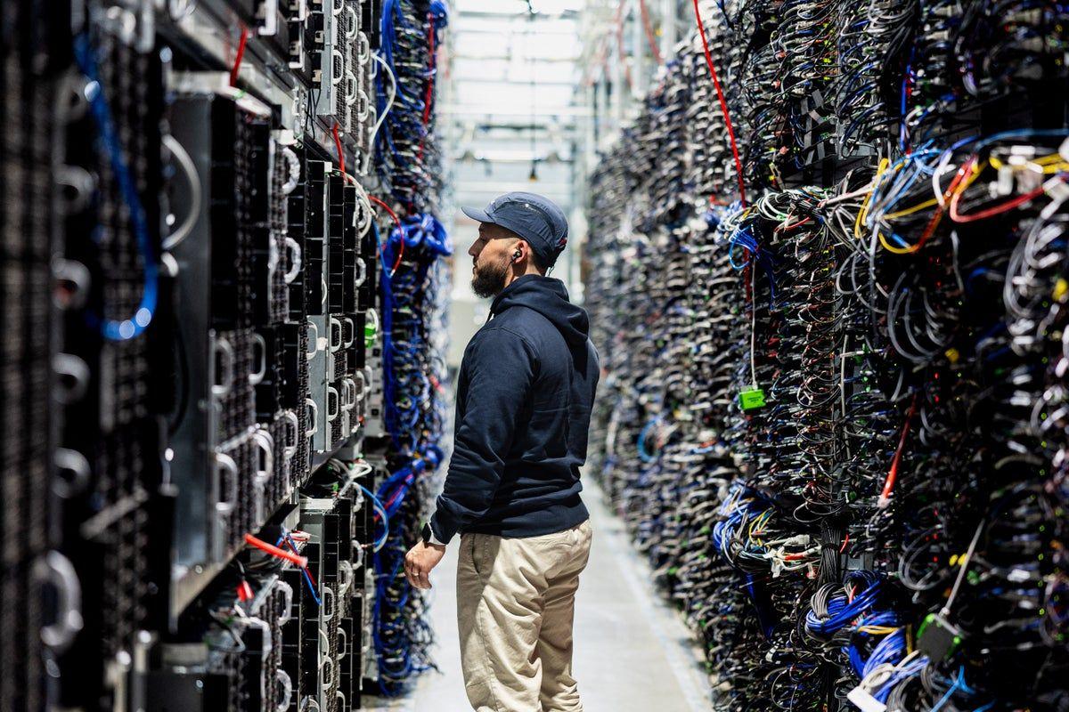 Anthropic warns AI may soon build itself, calls for global