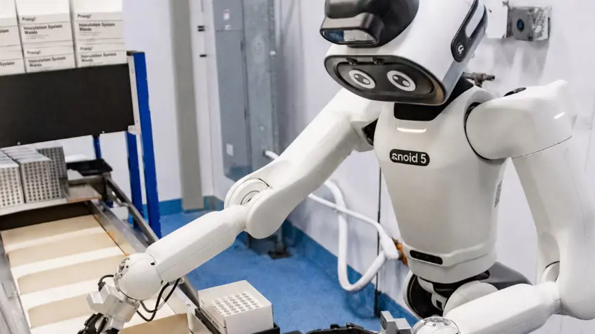 Robot.com launches R-noid humanoid robot to tackle labor shortages in kitchens and warehouses