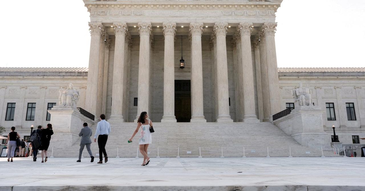 US Supreme Court blocks Trump from removing copyright