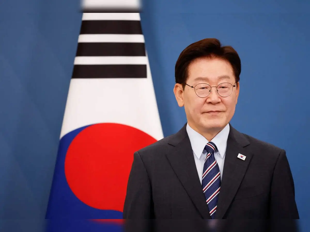 South Korea's Lee orders fast-tracking of $576B chip projects as Samsung and SK Hynix pledge mega AI investments