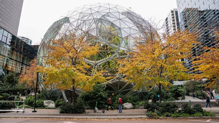 Big Tech AI debt hits $350bn as investors cool on