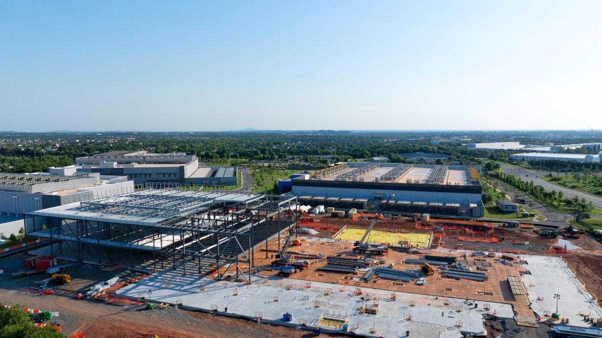 AI Data Centers Face Over 500 Bans as Developers Sue Local