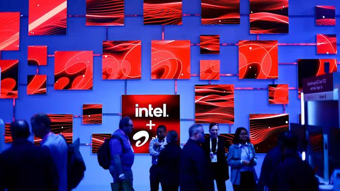 Intel Upsizes Stock Sale to $20 Billion as AI Chip Manufacturing Demand Surges