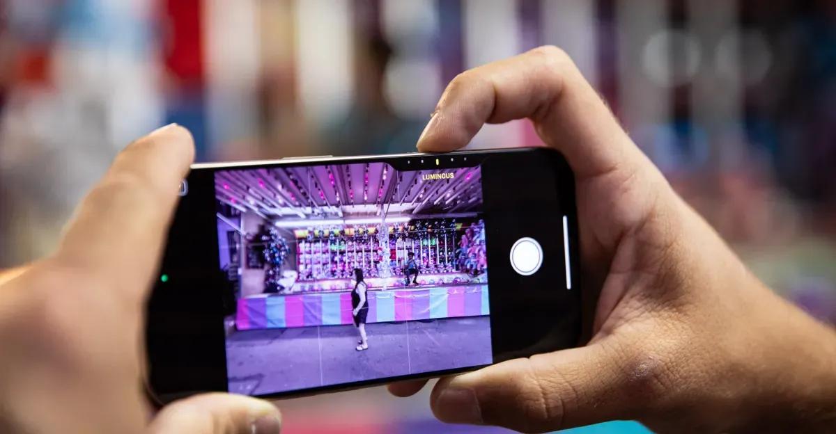 Apple Reference Image in iOS 27 Beta Tackles Deepfakes With Photo Authentication System