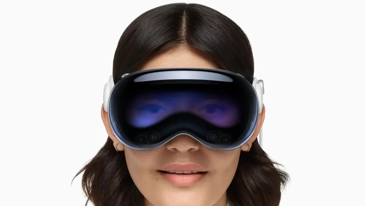 Apple Cuts Over 200 Jobs from Vision Pro and Siri Teams as Company Pivots to Smart Glasses and AI