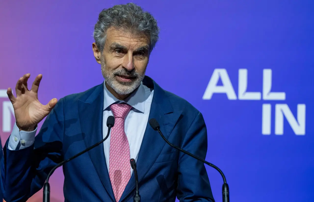 AI Pioneer Yoshua Bengio Warns Humanity is Losing Control of AI Technology