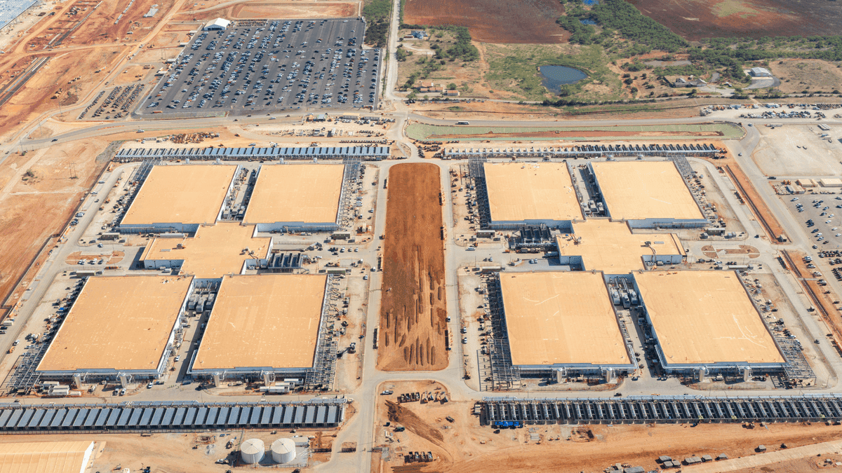 OpenAI and Anthropic Scramble for Smaller Data Centers as