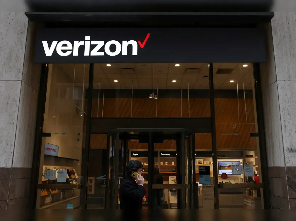 Verizon commits $70 million to free AI skills training as