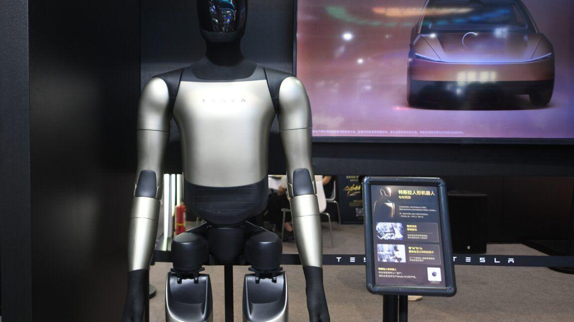 Tesla Optimus Production Surges to Hundreds Weekly, But AI
