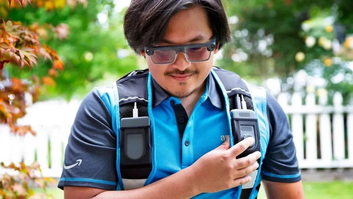 Amazon's AI Smart Glasses for Delivery Drivers Spark Privacy Backlash Over Constant Photo Capture