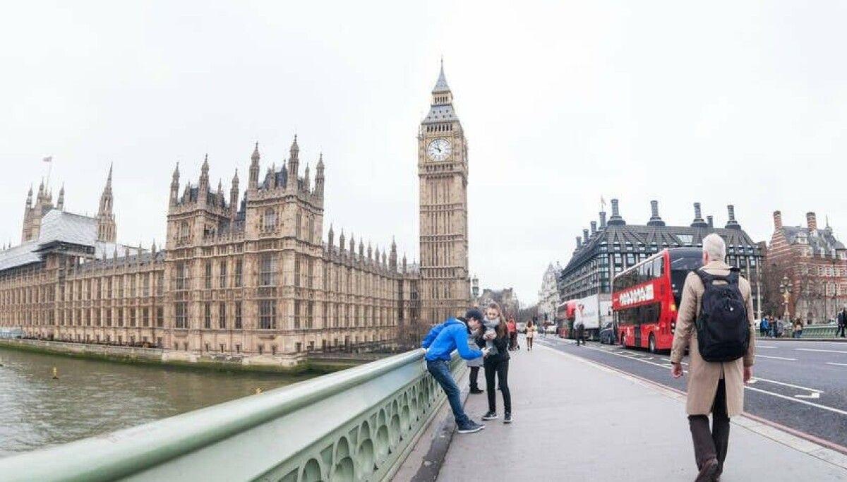 UK Faces 'Inevitable' AI-Driven Cyber Breaches as